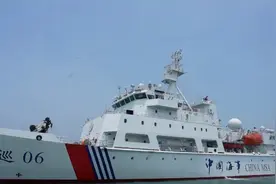 “海巡06”轮首次指挥巡航编队，在闽南海域展开执法行动视频封面