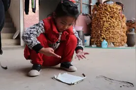 童年时光，每天看着孩子放学回家快乐奔跑的样子就是最幸福的时刻视频封面