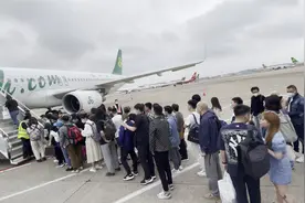 機場擺渡車白噪音视频封面