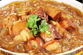教你东北猪肉炖粉条的家常做法，营养美味，好吃下饭，老香了视频封面