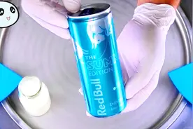 这种纯蓝色罐的红牛你喝过吗？把它炒成冰淇淋，比金罐的还厉害！视频封面