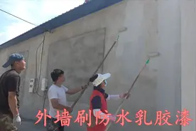 骑小电驴去看大房子装修，外墙刮腻子刷乳胶漆，即环保又防水真好视频封面