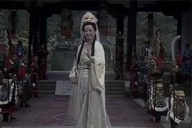 西游记：菩萨送唐僧袈裟锡杖，唐僧接着就答应西天取经视频封面