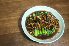 芦笋这样做，翠绿爽口，香菇和蘑菇虾肉酱汁鲜香入味下饭视频封面