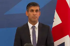 英新首相首次讲话全程不眨眼并尴尬停顿 英媒：他眼神中充满恐惧视频封面