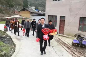 贵州农村一帅哥迎亲，到了新娘家，喝了拦门酒还要对山歌视频封面