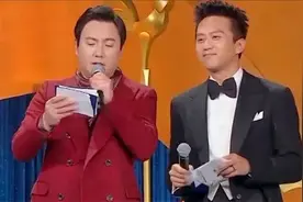 笑翻！邓超和沈腾主持金鸡奖唱歌 沈腾对刘德华打招呼：“华仔”视频封面