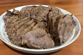教你牛腱子肉的家常做法，酱香味十足，还不塞牙视频封面