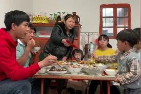 过年了，农村家人欢聚一堂，其乐融融过大年视频封面