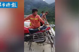 广西农民用摩托车自制索道运粮食视频封面