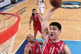 姚明8年NBA生涯一共领了多少工资？看完球迷表示不相信视频封面