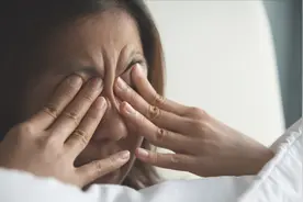 早起眼屎多、喉咙肿痛，是怎么回事？提醒：可能是这个器官上火了视频封面