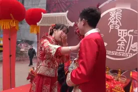 湖南一小伙结婚，新娘新郎好搞笑，现场红红火火，太漂亮了视频封面