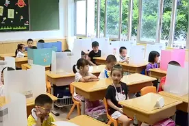 落实“双减”政策 佛山小学初中有序开展校内托管视频封面