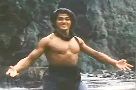 影视：小伙悟性极高 两位残疾师叔让他入少林廿四溜马房苦练武功视频封面