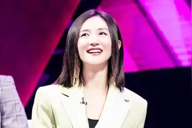谢娜分享双胞胎的可爱日常，女儿语言天赋好爱热闹的性格都随妈视频封面