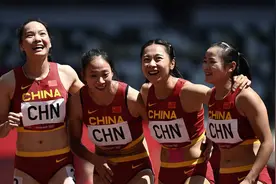 中国女子4乘100米顺利闯进奥运决赛视频封面