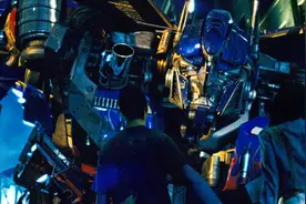 Optimus Prime(擎天柱)：汽车人最高指挥官，是一位至尊级领导者视频封面