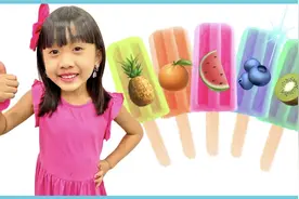 小女孩手工制作5种口味的水果冰淇淋，哪一种更加美味呢？