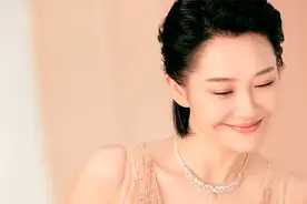许晴穿11年前旧衣拍写真 身材和颜值仿佛停留在了少女时代 太迷人视频封面