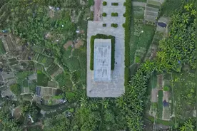 广西一地铁站被大片菜地包围十分荒凉 网友调侃：乘坐地铁去摘菜
