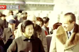 签《中美联合公报》，美国国务卿再三捣乱，周总理几句话让他心服视频封面