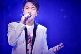 杨幂前夫刘恺威又火了，离婚后为杨幂演唱此歌一夜爆红，撕心裂肺视频封面
