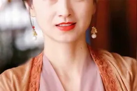 卧槽…我终于理解当年她磨掉虎牙的原因了！视频封面