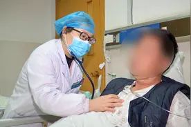 男子聚餐大量嚼食槟榔后，剧烈胸痛诊断为急性心梗视频封面