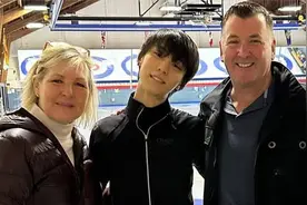羽生結弦重返加拿大！10年后再次合照！太幸福了！视频封面