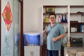 鱼缸水泵不喷氧气咋回事？余月分享拆泵清理过程，能好吗？视频封面