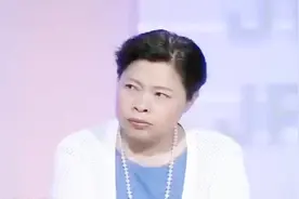 要分拆迁款必须赡养母亲 6个子女为分钱吵架 却没人赡养老人视频封面