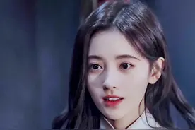 鞠婧祎疑回应整容传闻？网友直言视频作假，这些女明星比她还拼视频封面