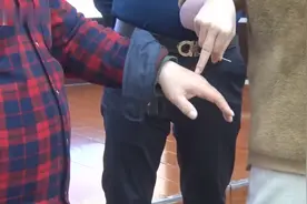 【舒氏针灸】脚踝痛、脚踝扭伤，中医“踝灵两针”，疼痛很快减轻视频封面