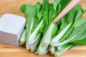 秋天要多吃小白菜，加1块豆腐，教你简单做法，好吃到不想停筷子视频封面