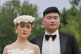 大衣哥儿媳妇没怀孕？陈萌晒孕照回应，朱小伟单膝下跪并亲吻孕肚视频封面