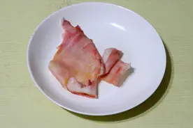 猪皮去毛别用火烤，也不用镊子一根根拔，用这法子，一根都看不见视频封面