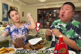 小伙唱歌媳妇掉眼泪，翻唱《怪我太天真》太好听了，纸都扔完了！视频封面