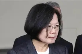 法国军舰现身台湾外海？解放军6架次军机出动后，岛内口风变了视频封面