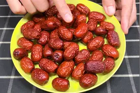 3个时间吃红枣，相当于吃“毒药”，爱吃红枣的人要注意了视频封面