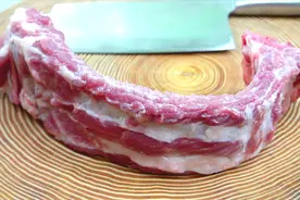 排骨还是这种做法好，做法简单，出锅肉香味美，上桌连汤汁都不剩