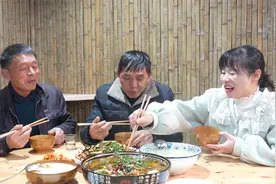 每次二娃叫我的时候我都能猜到叫我做什么，因为他是我的亲弟弟！视频封面