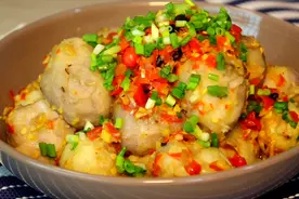 过年吃菜怕油腻?教这样蒸芋头，咸香软糯，上桌就扫光！视频封面