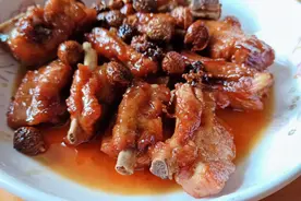 广东名菜砂仁焗排骨，香脆入味又开胃，肉汁下饭绝配，小孩最爱吃视频封面