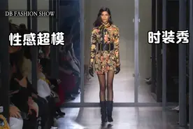 欧美超模性感的黑色丝袜将苗条的大长腿修饰的更加漂亮细长视频封面