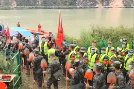 四川泸定：民兵党员冲锋在救援一线视频封面