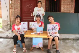大妞和小伙伴一起DIY手指画，比用画笔画的还好看，真好玩视频封面