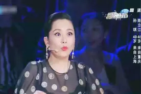 霹雳舞大叔无惧年龄，展示八十年代高难度舞蹈，海清都看呆了！视频封面