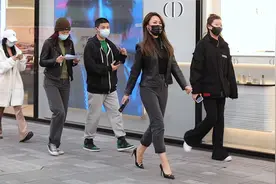 春天，三里屯美女最懂时尚，时尚穿搭彰显气质，相辅相成更显美视频封面