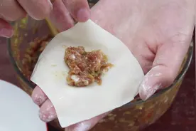馄饨的3种花样包法，（慢动作教程）其实每种都不难，一看就会视频封面